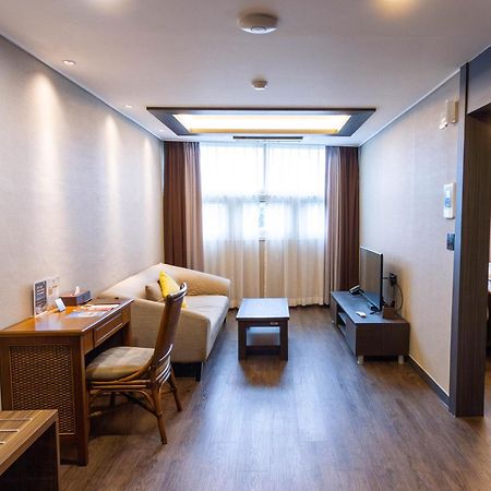 Xenia Hotel Clark Clark Field Dış mekan fotoğraf
