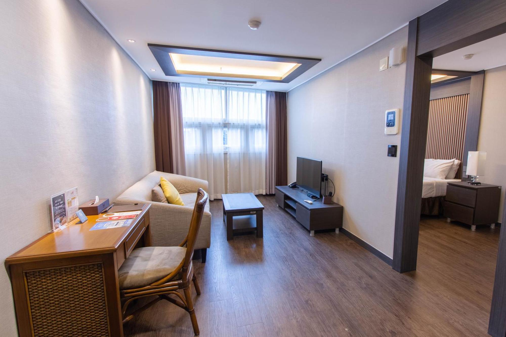 Xenia Hotel Clark Clark Field Dış mekan fotoğraf