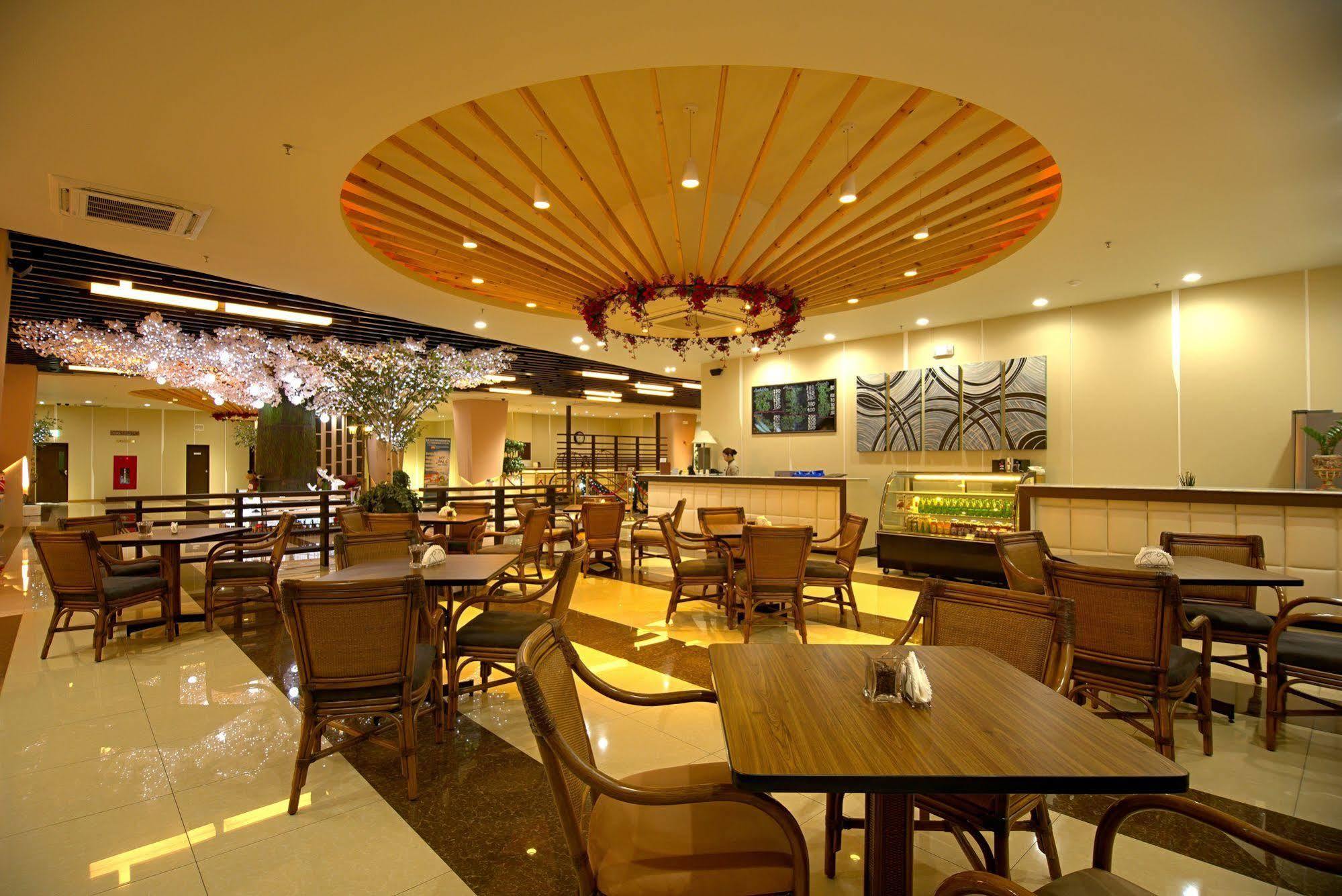 Xenia Hotel Clark Clark Field Dış mekan fotoğraf