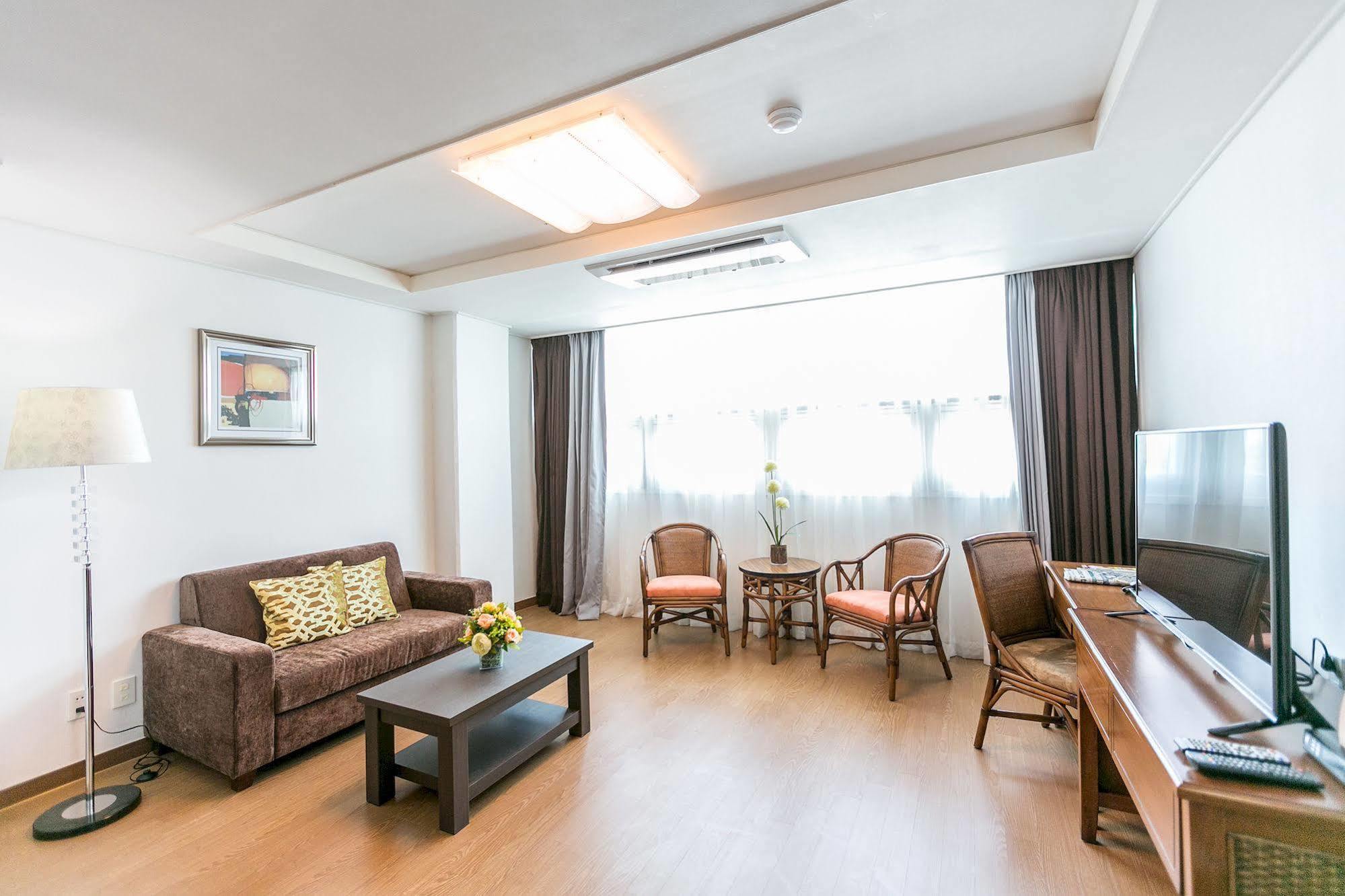 Xenia Hotel Clark Clark Field Dış mekan fotoğraf