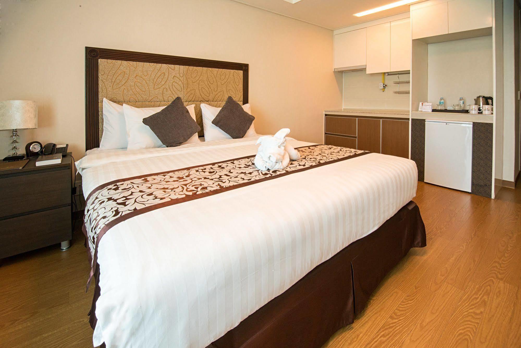 Xenia Hotel Clark Clark Field Dış mekan fotoğraf