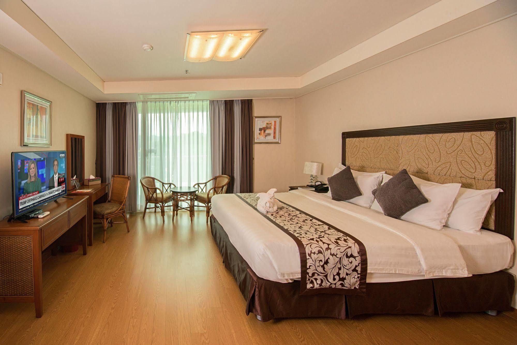 Xenia Hotel Clark Clark Field Dış mekan fotoğraf