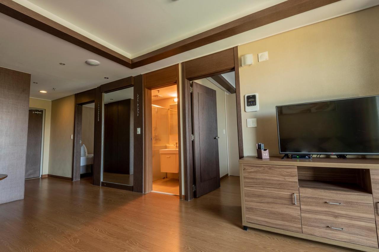 Xenia Hotel Clark Clark Field Dış mekan fotoğraf