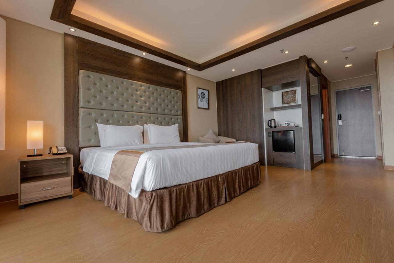 Xenia Hotel Clark Clark Field Dış mekan fotoğraf